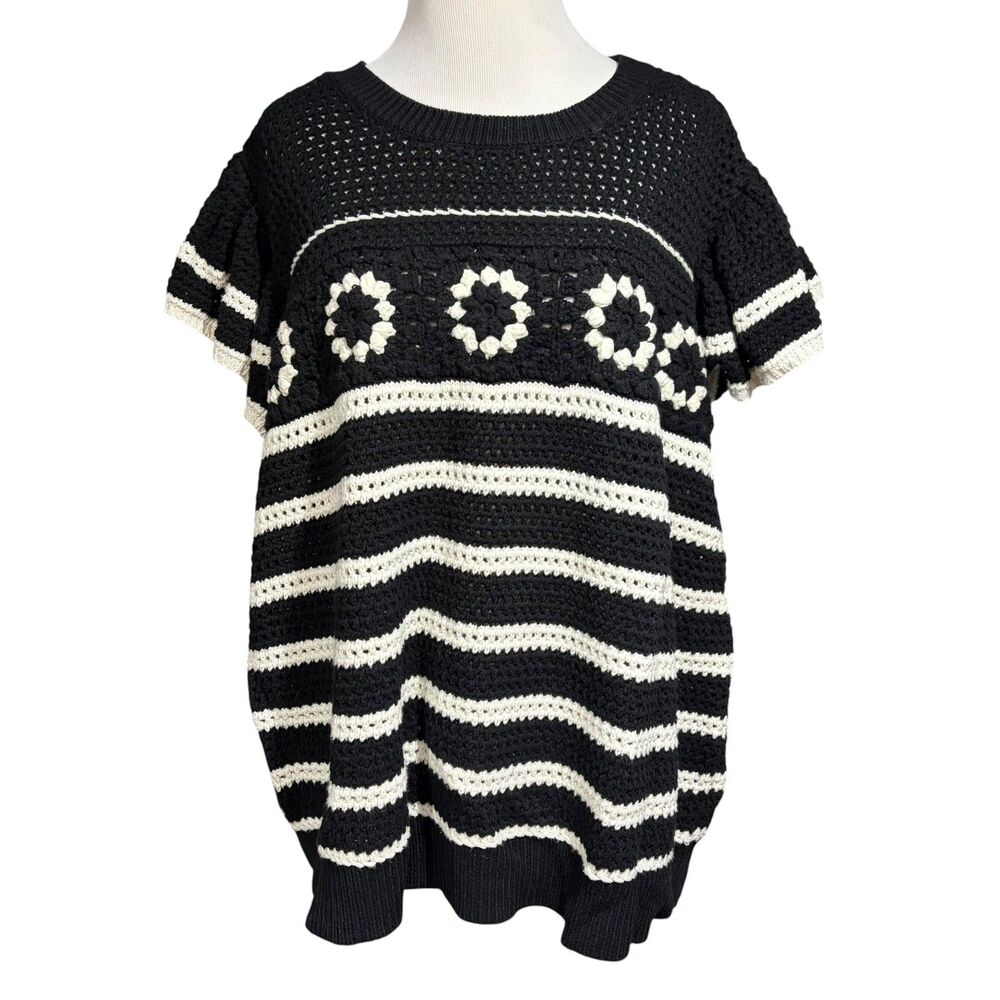 Belle Isle by Torrid Sz 3 Black Ivory Crochet Granny Square Striped Sweater Top